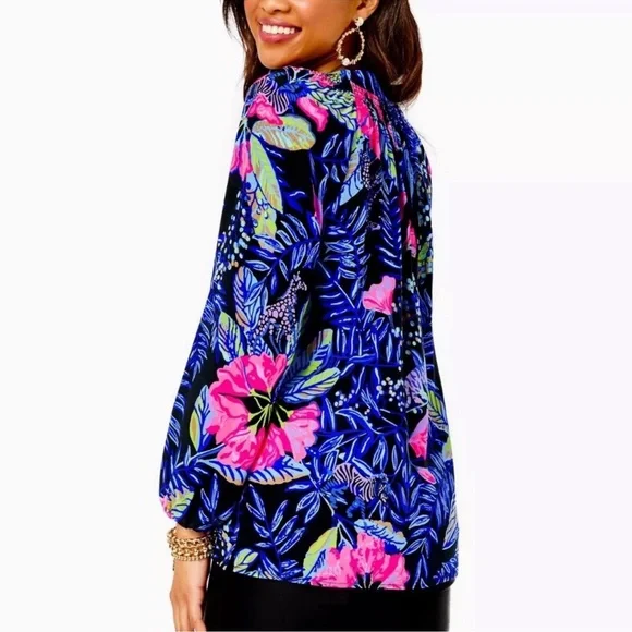 Lilly Pulitzer Elsa Top Size Medium - Picture 2 of 8